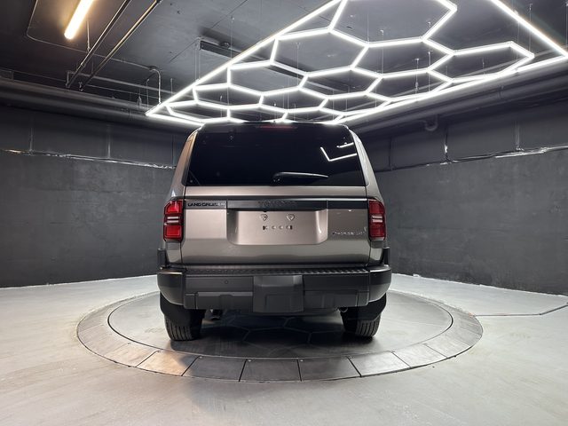 Toyota LAND CRUISER — фото 12 из 58