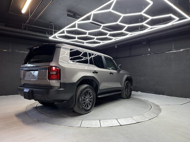 Toyota LAND CRUISER — фото 14 из 58