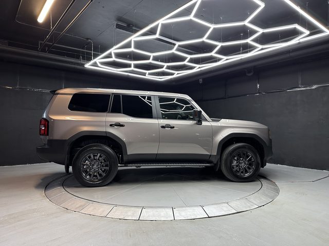 Toyota LAND CRUISER — фото 16 из 58