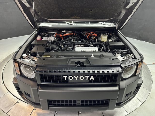 Toyota LAND CRUISER — фото 25 из 58