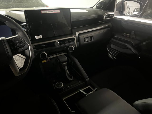 Toyota 4Runner Limited — фото 10 из 11