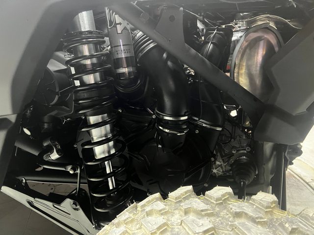 Can-Am Maverick X3 X rs TURBO RR — фото 20 из 22