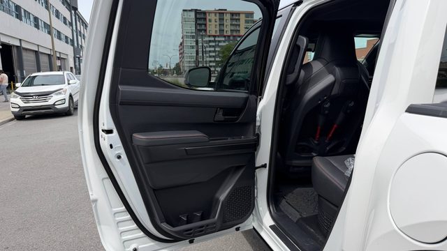 Toyota Tacoma TRD Pro — фото 18 из 23