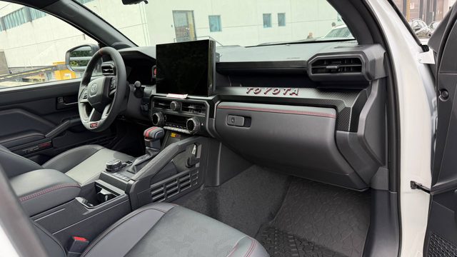 Toyota Tacoma TRD Pro — фото 22 из 23
