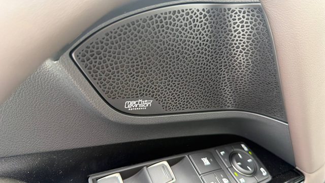 Lexus LX 600 — фото 15 из 27