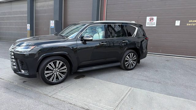 Lexus LX 600 — фото 1 из 27