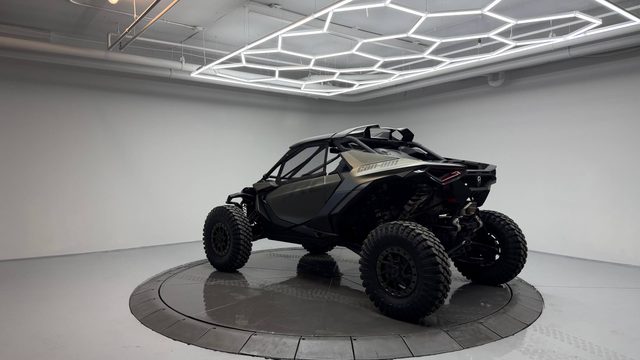 Can-Am Maverick R X rc with Smart-Shox 999T DCT — фото 3 из 14