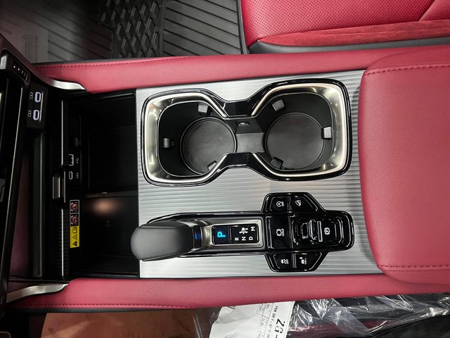 Lexus RX 350 — photo 27 of 46