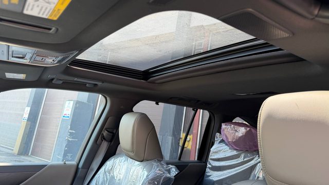 Lexus LX 700H — фото 7 из 43