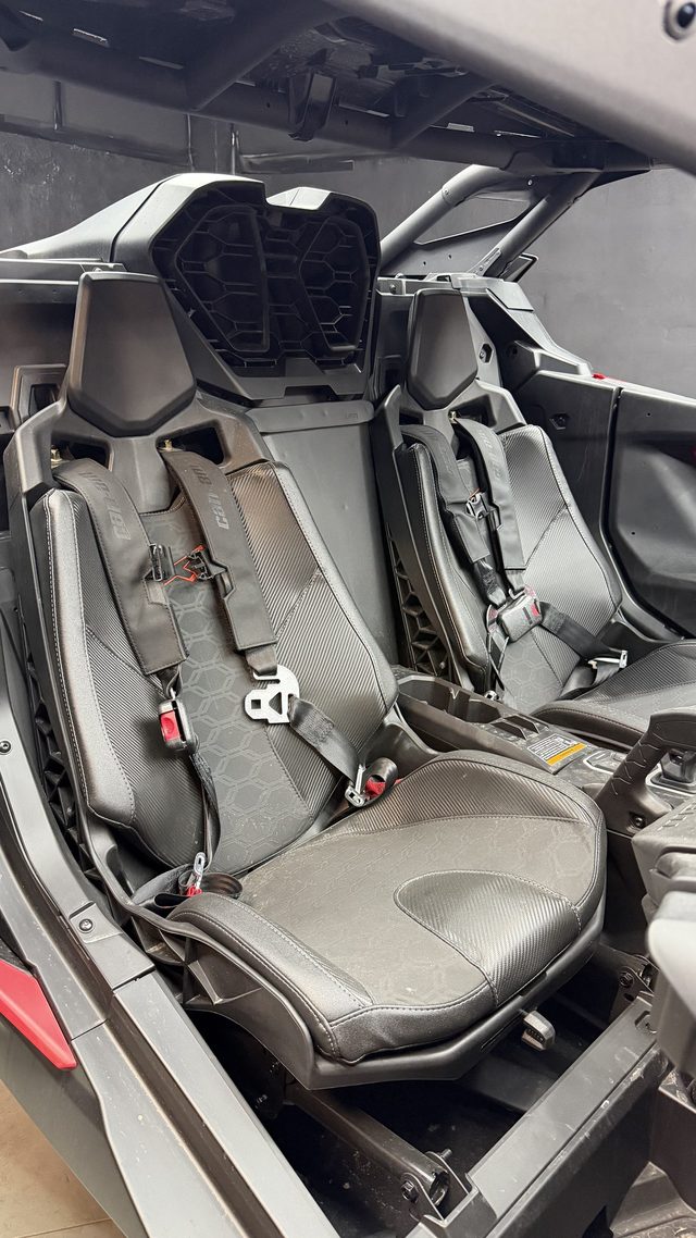 Can-Am Maverick R X 999T DCT — photo 20 sur 23, VIN …000074