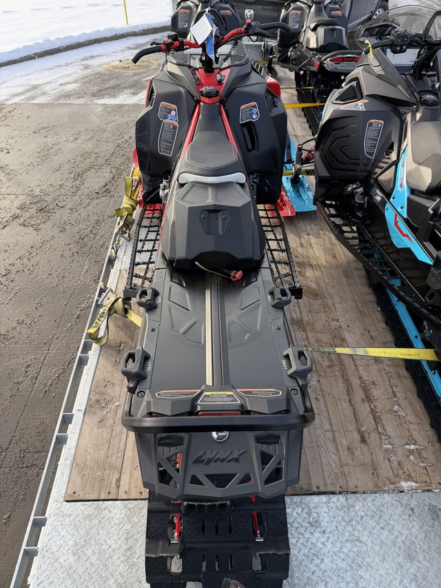 2026 LYNX SHREDDER RE 3900 850 E-TEC TURBO R POWDERMAX X-LIGHT 3.0 — фото 12