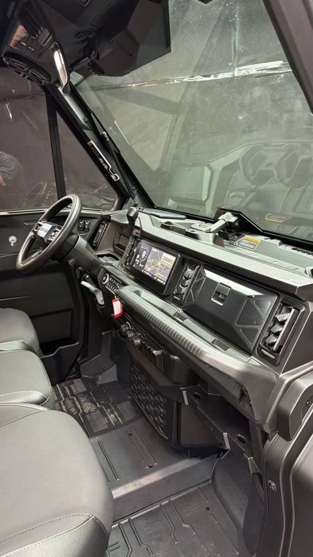 Can-Am Defender LIMITED CAB HD11 — photo 22 of 23, VIN …001775