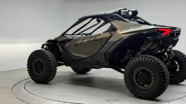 2026 CAN-AM MAVERICK R X RC WITH SMART-SHOX 999T DCT — фото 4