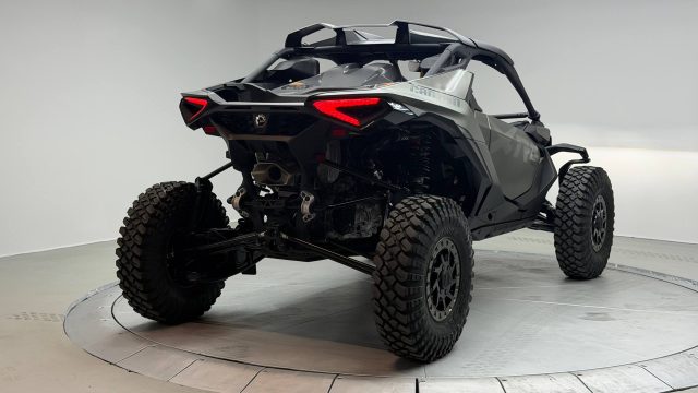 2026 CAN-AM MAVERICK R X RC WITH SMART-SHOX 999T DCT — фото 6