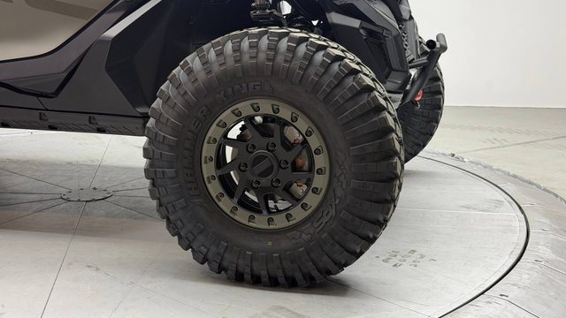 2026 CAN-AM MAVERICK R X RC WITH SMART-SHOX 999T DCT — фото 9
