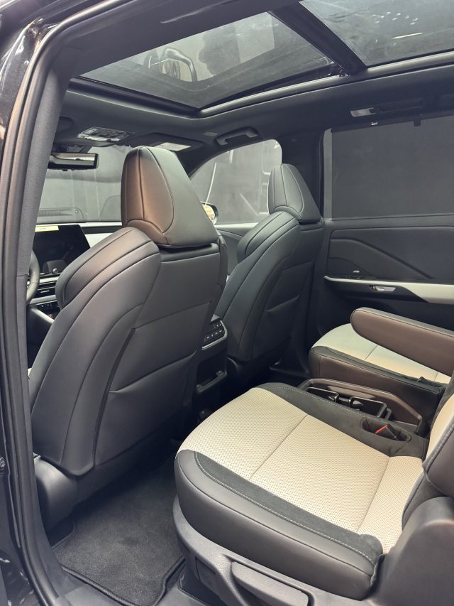2025 LEXUS TX 500H — фото 24