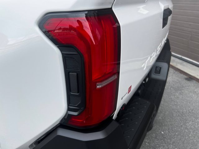2026 TOYOTA TACOMA HV DOUBLE CAB — фото 30