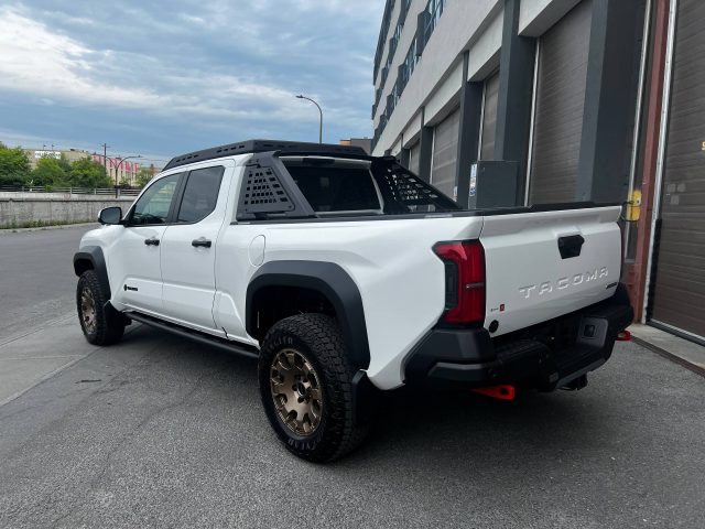 2026 TOYOTA TACOMA HV DOUBLE CAB — фото 4