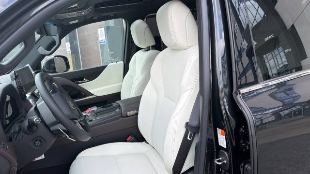 2026 LEXUS LX 600 — фото 11