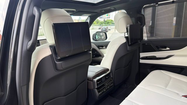 2026 LEXUS LX 600 — фото 17