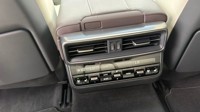 2026 LEXUS LX 600 — фото 19