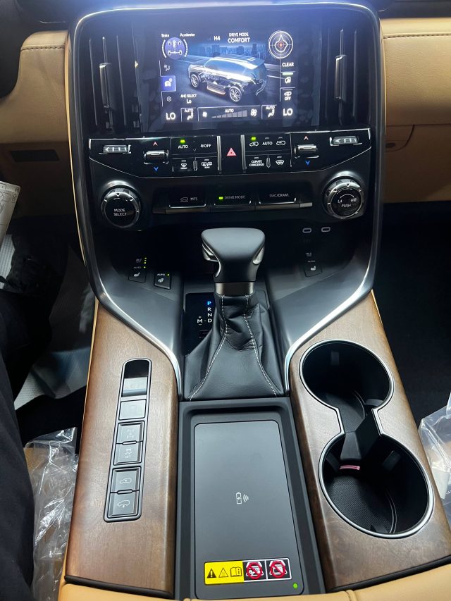 2026 LEXUS LX 600 — фото 18