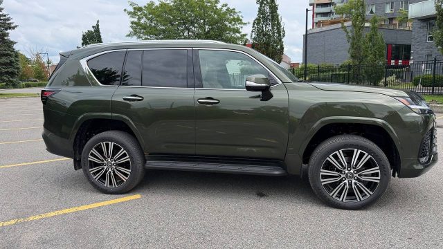 2026 LEXUS LX 600 — фото 3
